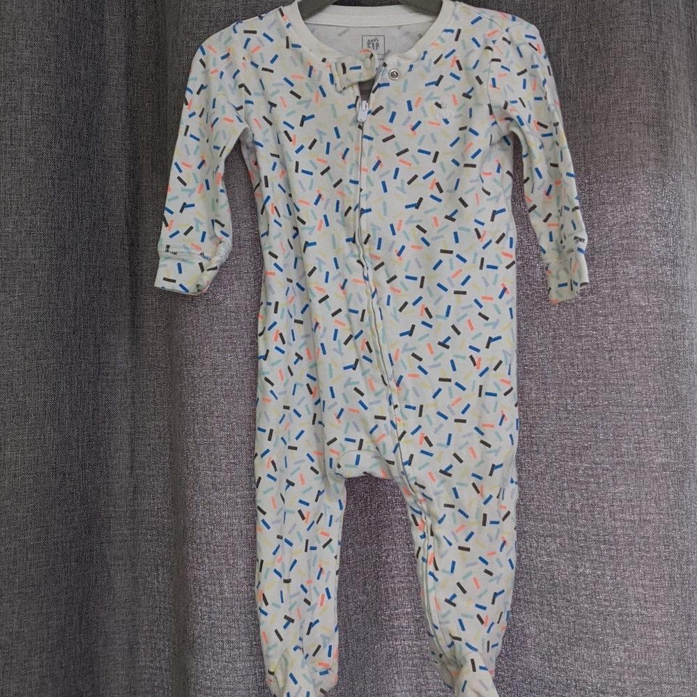 Confetti footed sleeper (bundle 4 for $10!)